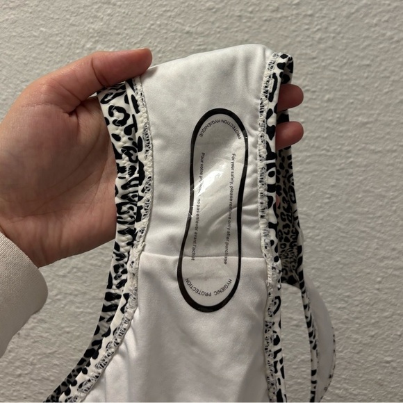 NWT Kendall and Kylie spotted bikini - Picture 5 of 5